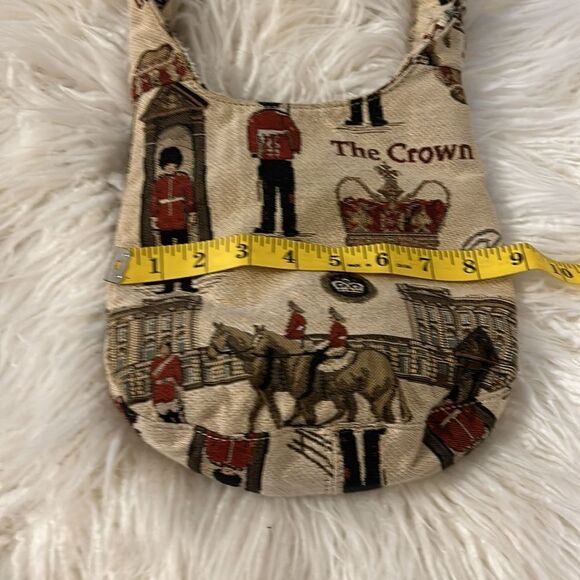 Signare Tapestry Royal Guard Shoulder Crossbody Bag Print Allover Size Small - Picture 6 of 7